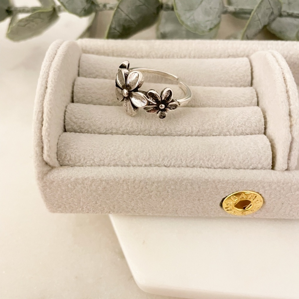 925 Sterling Silver Vintage Flower Ring Dainty Minimalist Ring - Picture 9 of 10